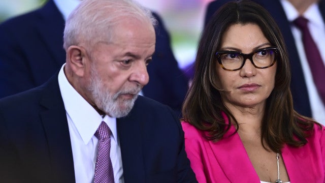 Ex-mulher de Alberto Fernández foi vítima de violência doméstica inaceitável, diz Janja