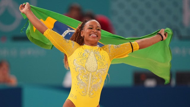 Atriz de Hollywood comenta ‘eu te amo’ em post de Rebeca Andrade; veja