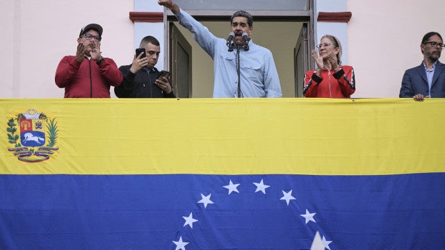 Maduro está prendendo qualquer um na rua, denuncia ONG na Venezuela