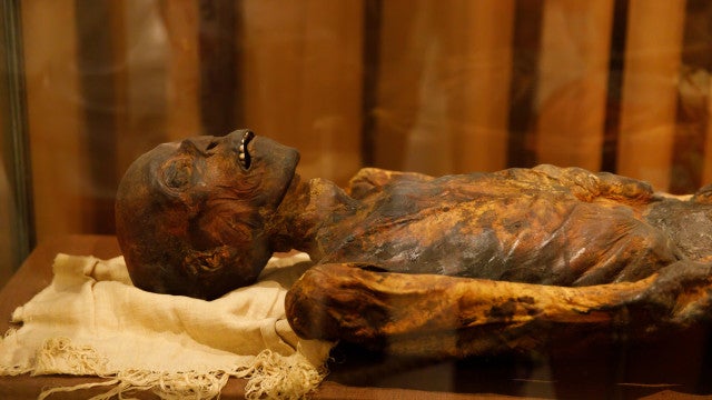 Mulher que se tornou ‘múmia gritando’ pode ter morrido em agonia ou com dor