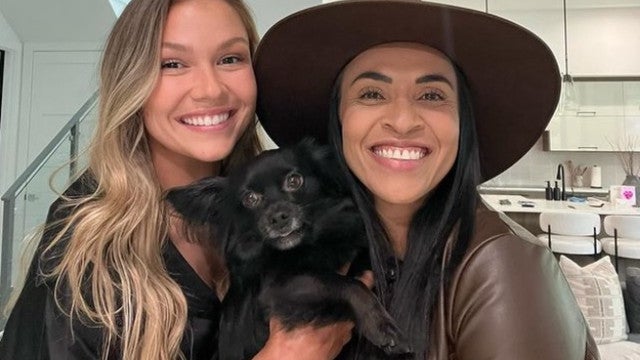 Marta anuncia noivado com Carrie Lawrence, do Orlando Pride, nos Estados Unidos