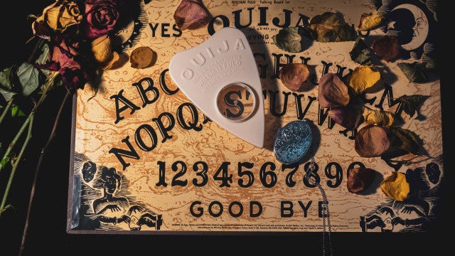 Saiba o que é o tabuleiro de Ouija, última compra feita por Silvio Santos na web