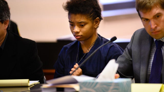 Jovem é condenada a prisão por matar estuprador nos EUA