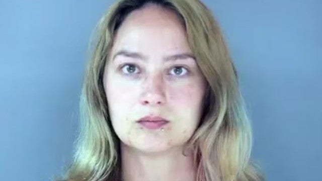 Mulher é presa após atropelar namorado no caminho da terapia de casal