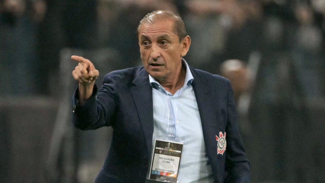 Díaz sofre com ‘pior’ 1º tempo, acredita na vaga, mas se preocupa com a ‘final’ do Brasileiro