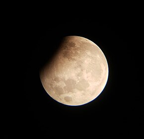Super-Lua e eclipse parcial da Super-Lua em 17-18 de setembro