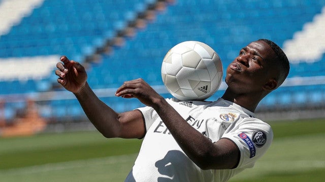 Vinícius Jr. é o "candidato n.º 1 à Bola de Ouro", afirma jornal espanhol