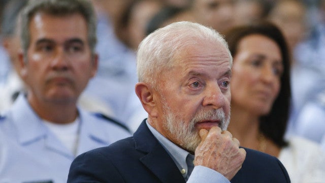 Lula faz reunião de emergência para discutir "tensão" com Venezuela