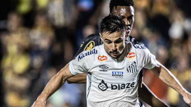 Jair vê Santos pronto para reta final da Série B e cobra foco do elenco: ‘Momento decisivo’