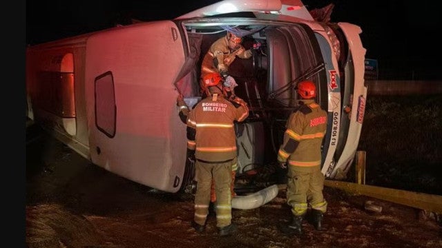 Acidente com romeiros deixa pelo menos 16 feridos no Rio