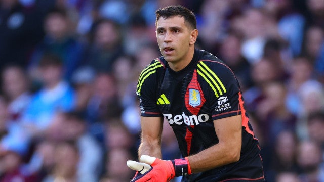 Goleiro da Argentina é suspenso pela Fifa por agressão e gesto obsceno