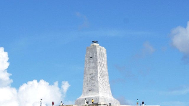 Queda de avião junto a aeroporto deixa "vários mortos" nos EUA