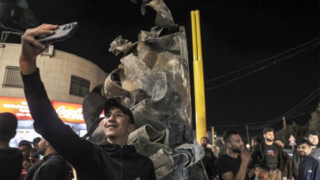 Imagens mostram celebrações e destruição após mísseis contra Israel