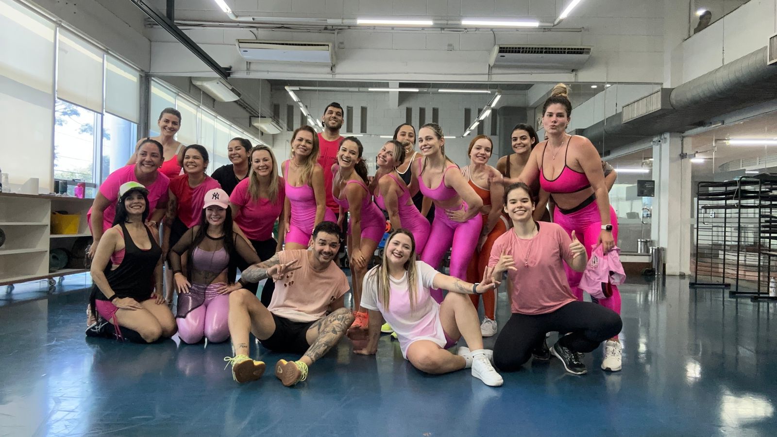 Bodytech realiza ações especiais em apoio ao Outubro Rosa com aulas temáticas e sorteios de brindes