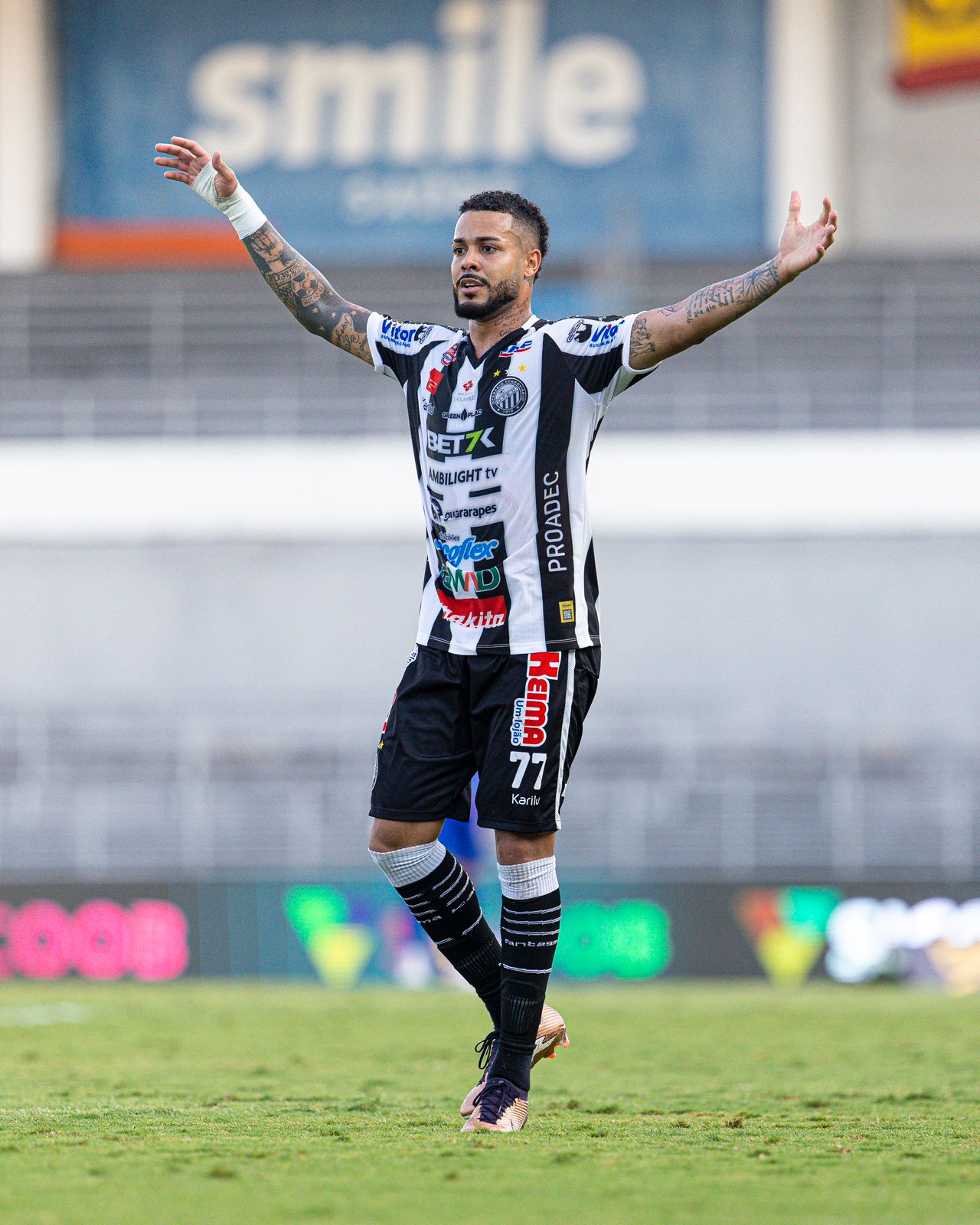 Com mais um gol, Maxwell celebra números e faz questão de valorizar desempenho do Operário na Série B
