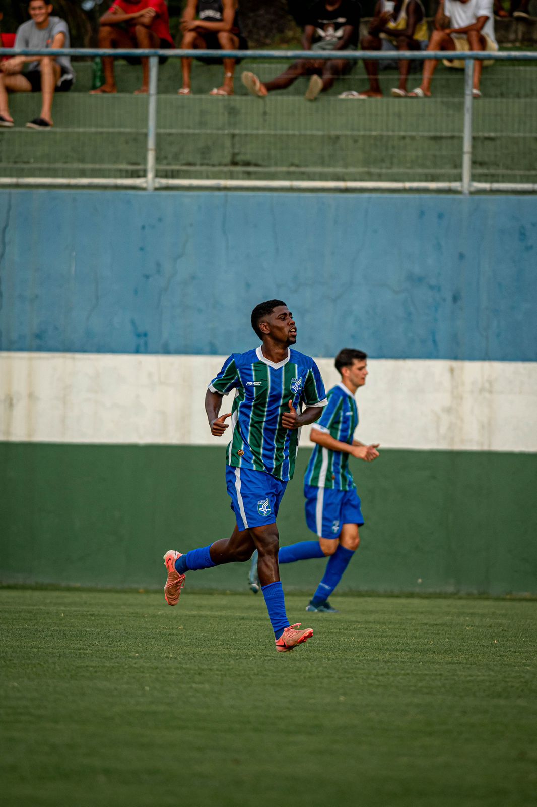 Líder e classificado, Zé Felipe vira promessa com mais gols no profissional do Artsul