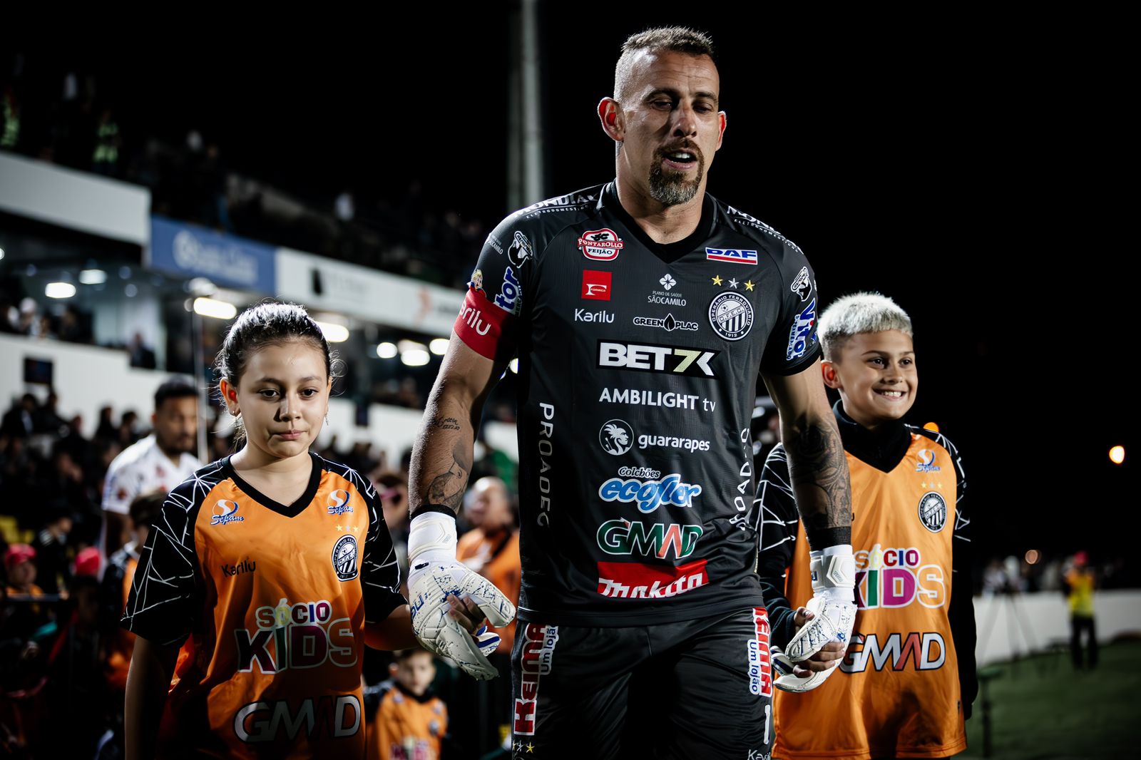 Com bons números, goleiro Rafael Santos se destaca pelo Operário-PR na Série B