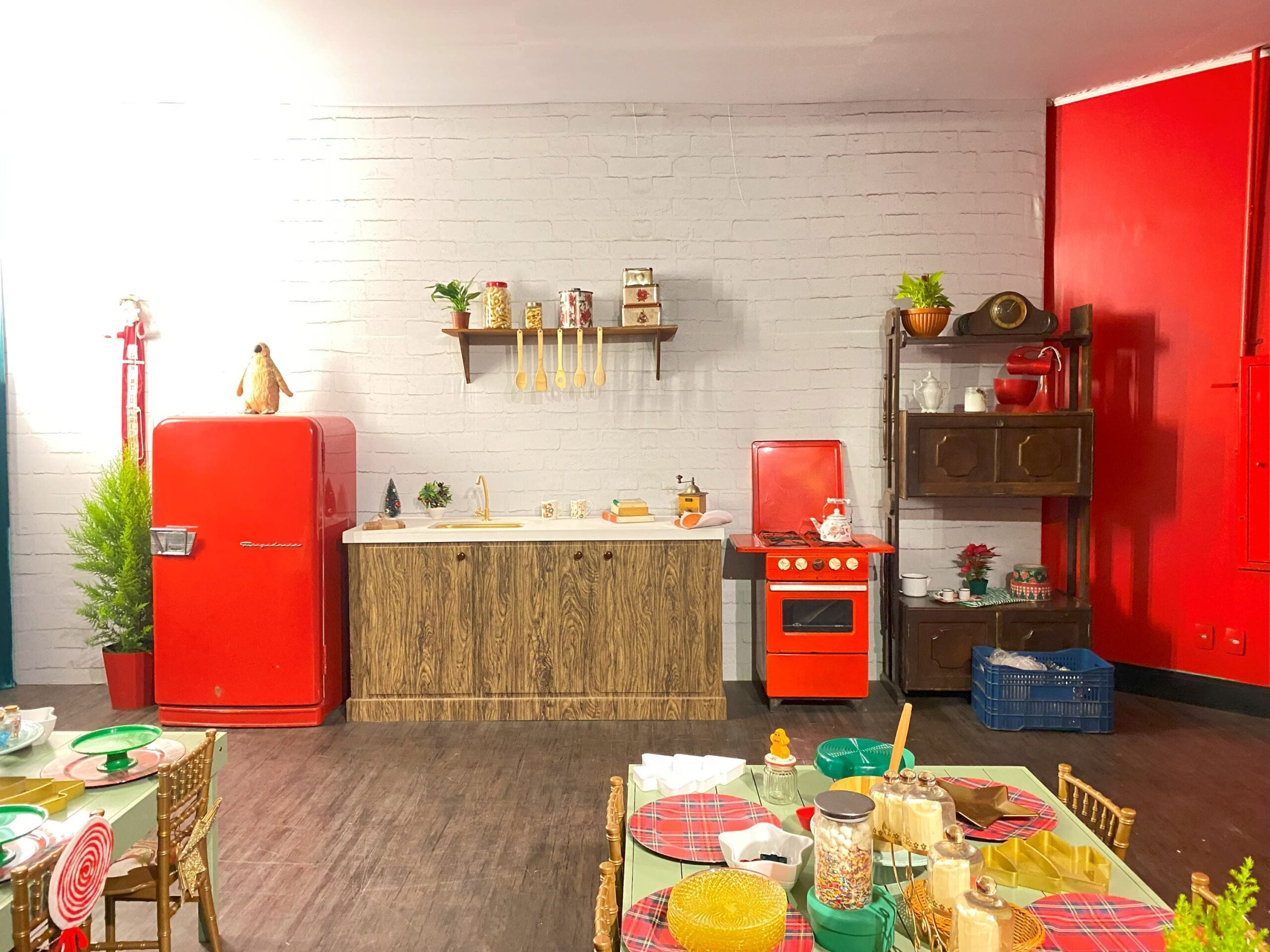 Cenografia transforma shopping em o Reino Iluminado