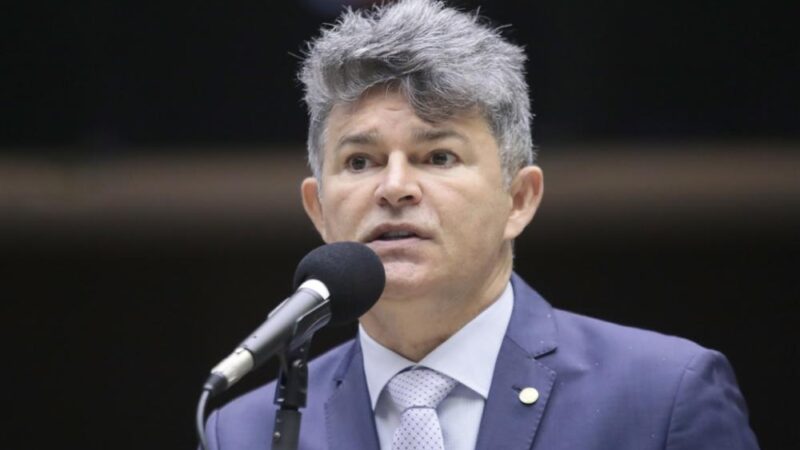 Medeiros apresenta projeto que veta divulgação de pesquisa eleitoral