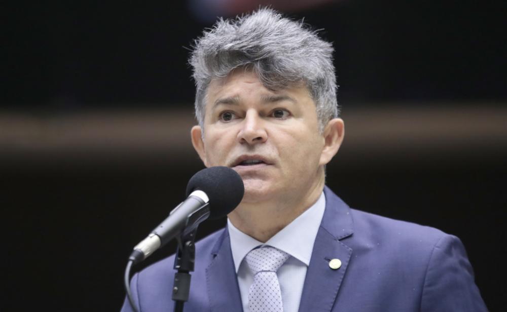 Medeiros apresenta projeto que veta divulgação de pesquisa eleitoral