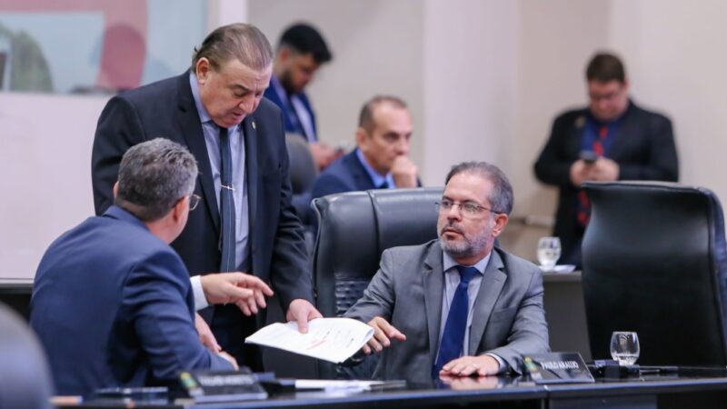 Deputados votam 27 vetos do governo, mantêm 23 e derrubam três