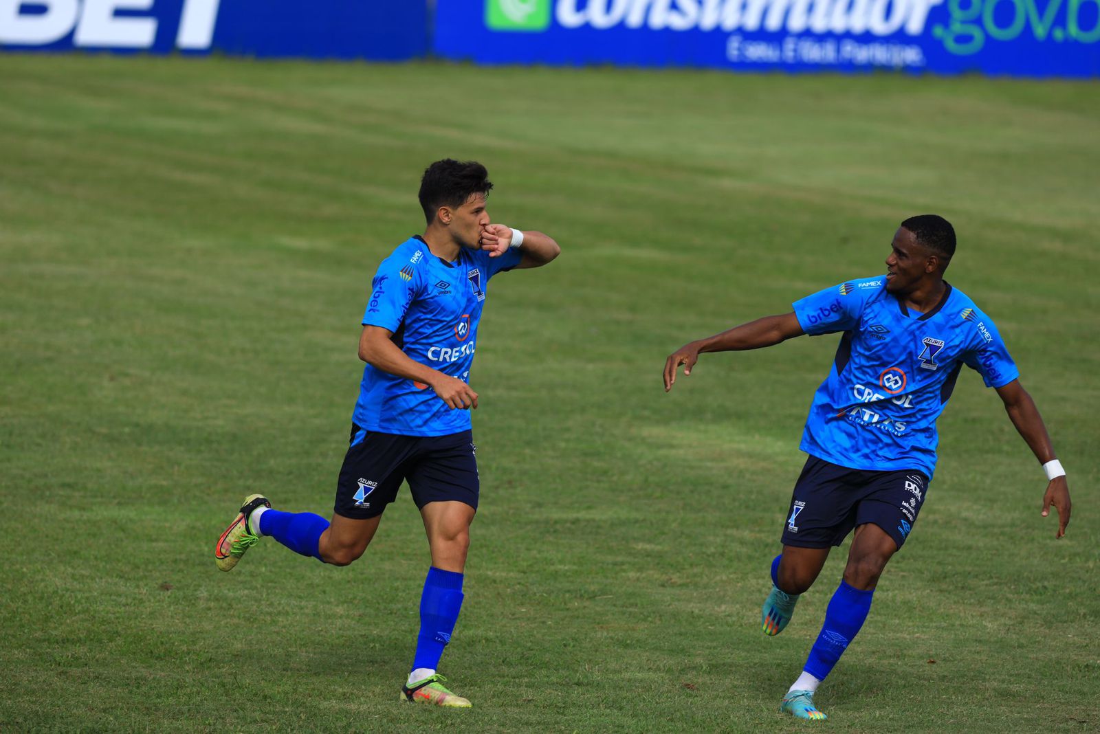 De volta ao Azuriz após empréstimo, Augusto Galvan elogia crescimento do clube e projeta estreia do Paranaense