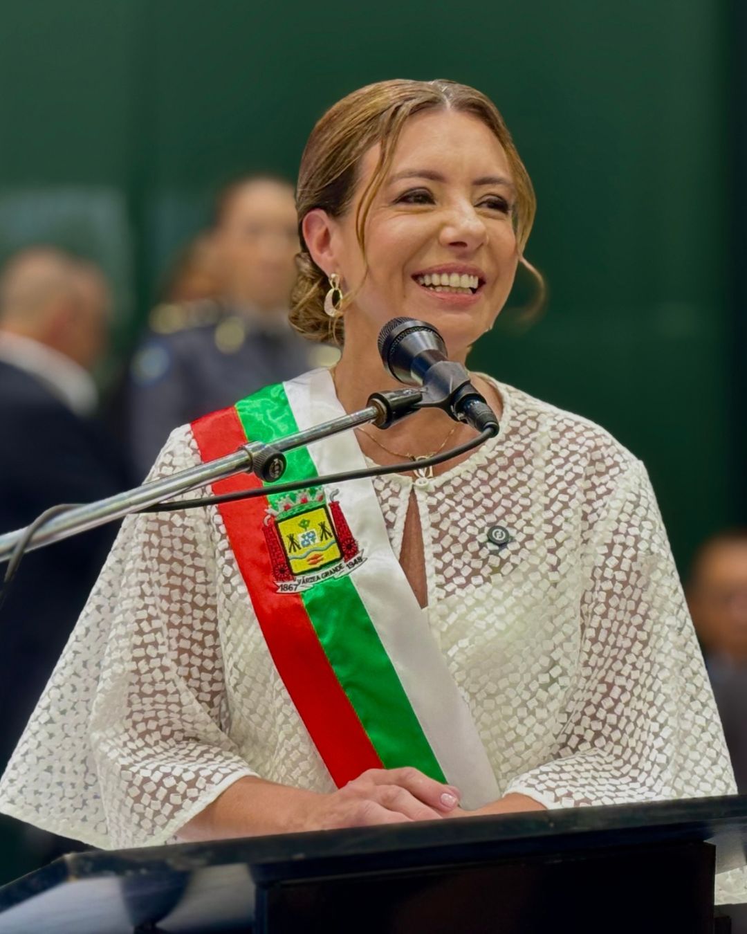 “Trabalhar alinhada com todos os poderes para destravar Várzea Grande”, afirma prefeita Flávia Moretti