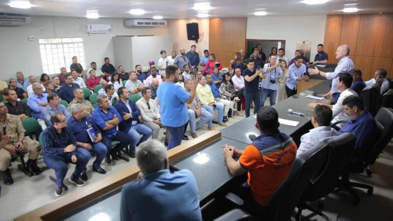 Prefeitos buscam soluções emergenciais para minimizar impactos das chuvas em 15 municípios