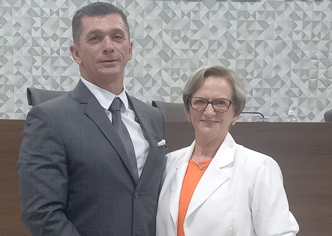 Prefeito e vice prefeita de Guarantã são empossados