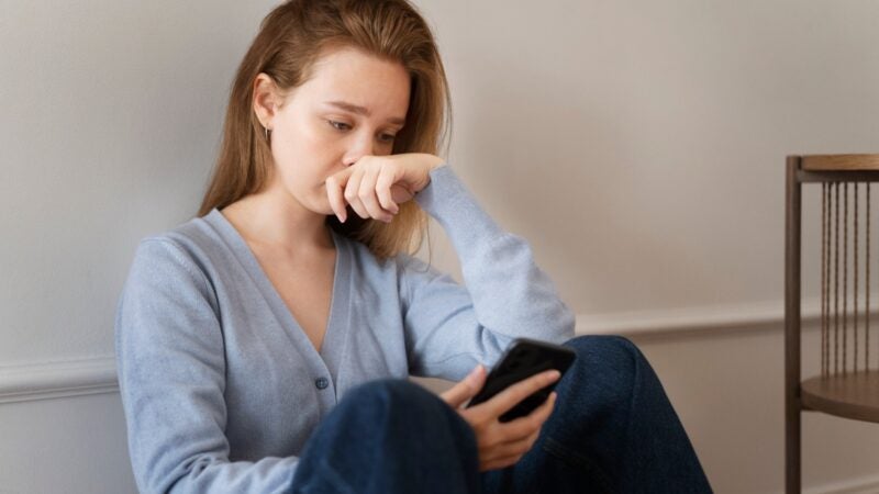 Educação digital e saúde emocional: como lidar com a ausência de celulares nas escolas?