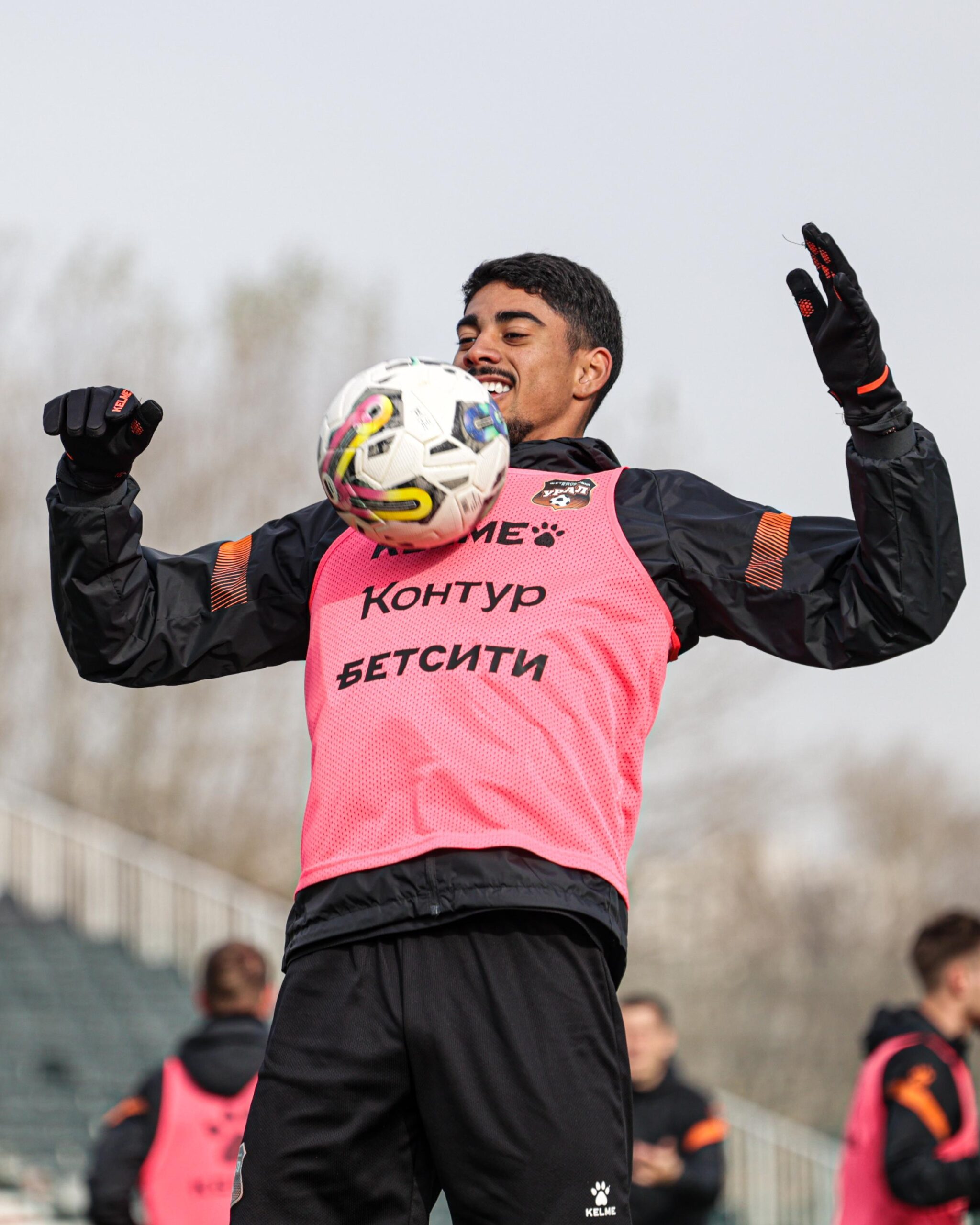 De volta aos treinamentos na Rússia, Italo projeta sequência de temporada pelo FK Ural: “Buscar o objetivo”