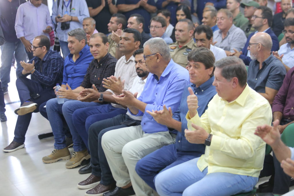 Prefeitos - reunião em Nortelândia.jpeg