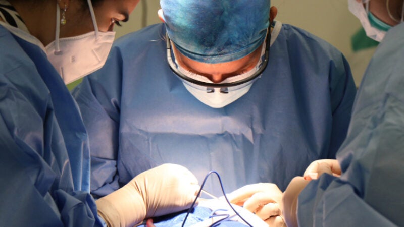 Homem consegue cirurgia na coluna após intervenção da Defensoria Pública