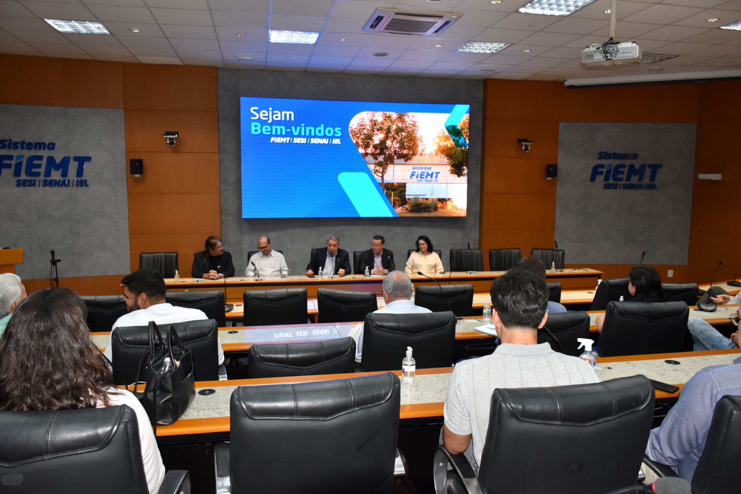 Famato participa de palestra sobre tecnologia e inteligência artificial no setor produtivo rural