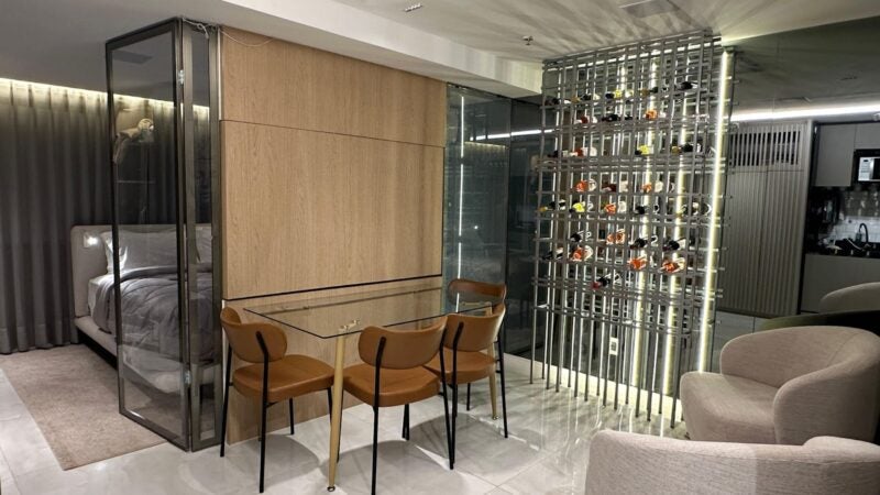 Arquiteto propõe design exclusivo e cria espaços sofisticados que refletem a identidade e o estilo de vida dos clientes