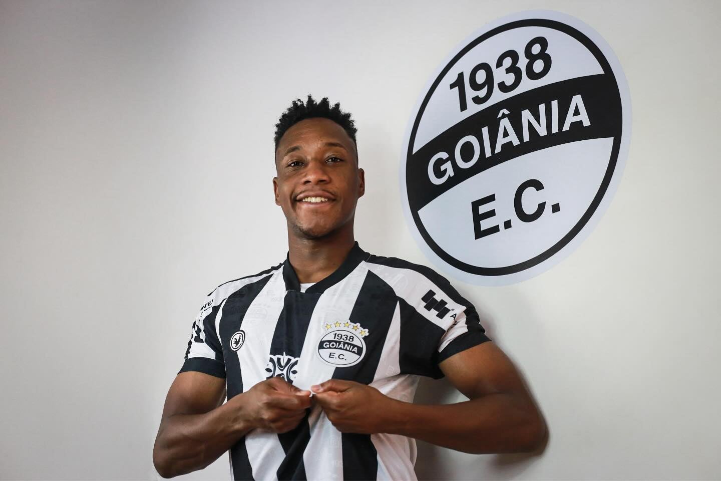 Novo reforço do Goiânia, Joãozinho enaltece sua história no estado e projeta disputa da Série D