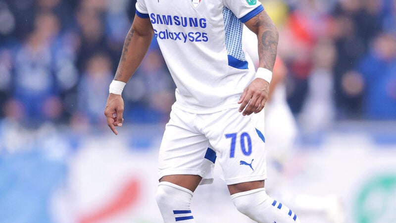 Titular em todos os jogos no Campeonato Coreano, Matheus Serafim enaltece evolução do Suwon Bluewings e mira parte de cima da tabela