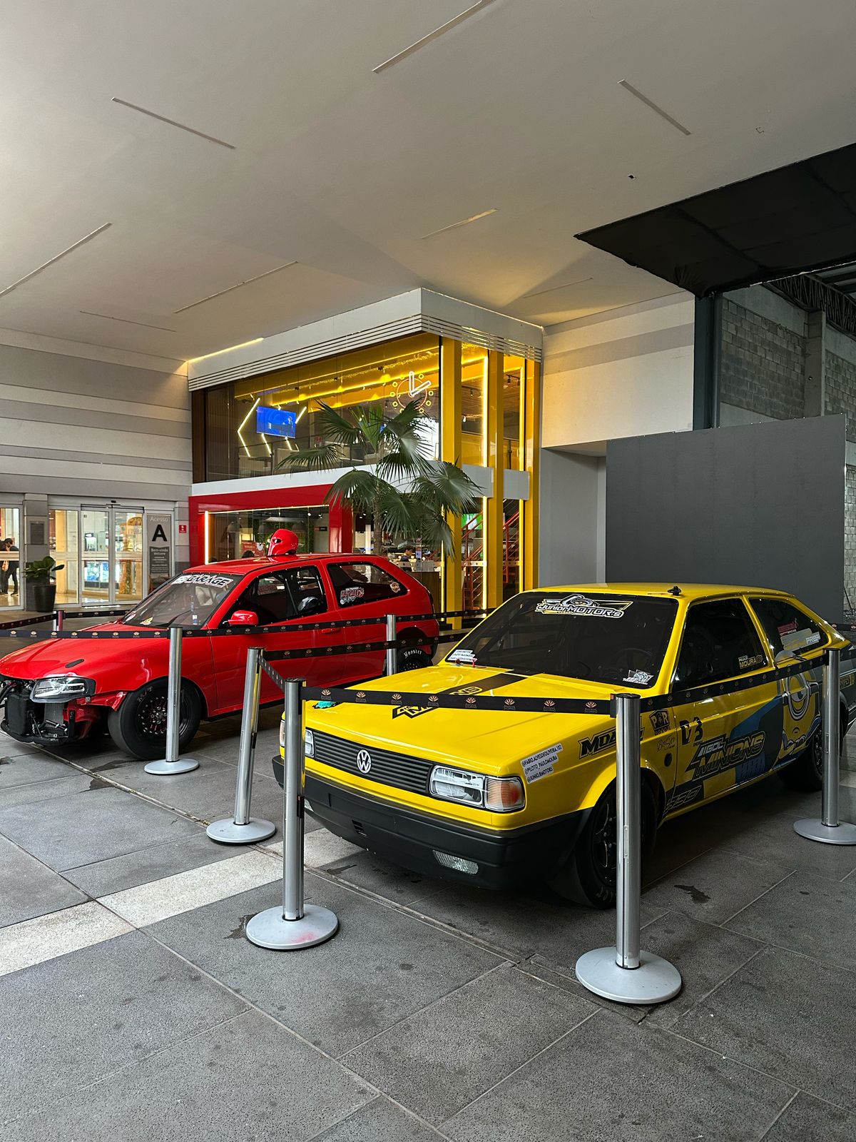 Exposição de carros de arrancadas chega ao Pantanal Shopping