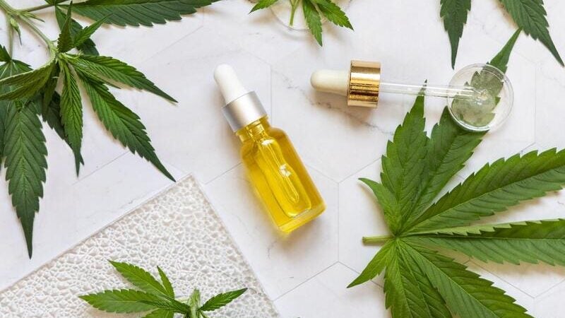 Deputado critica burocracia na liberação do canabidiol pelo SUS