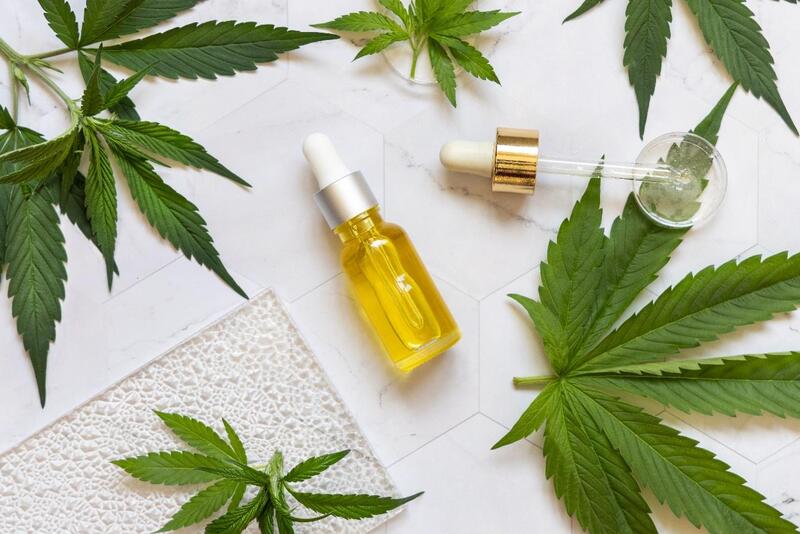 Deputado critica burocracia na liberação do canabidiol pelo SUS