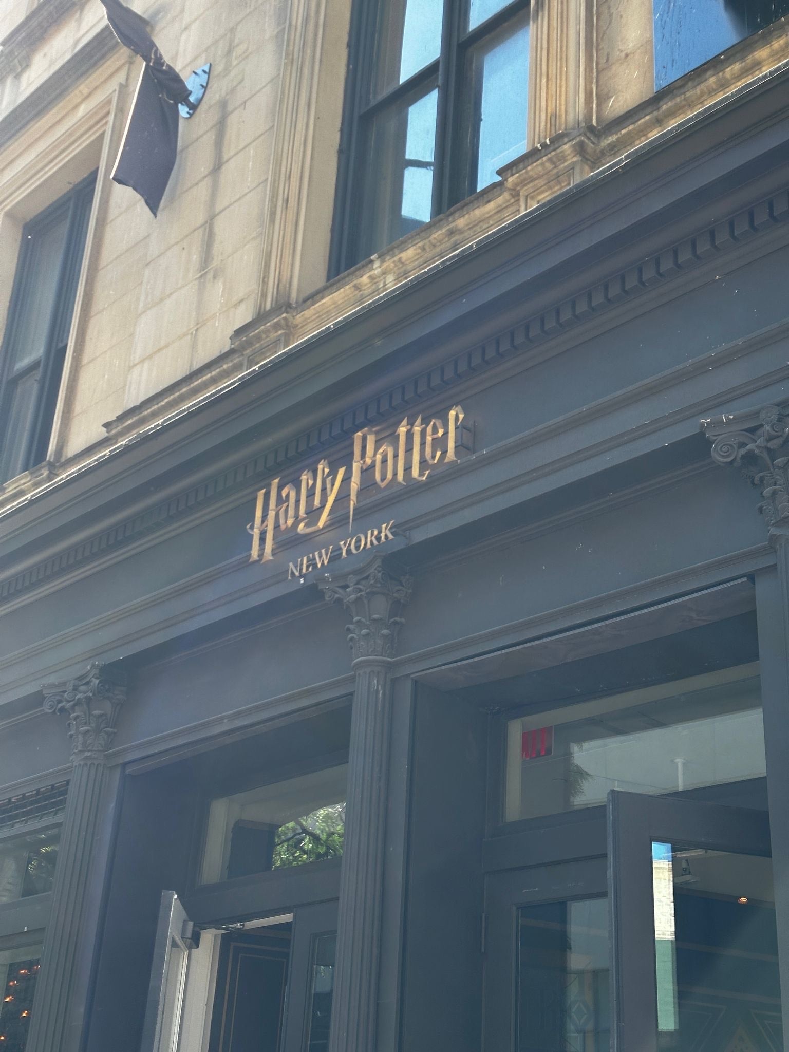 É fã de Harry Potter? Brasileira e especialista em viagens conta como é a maior loja dedicada ao bruxinho do mundo