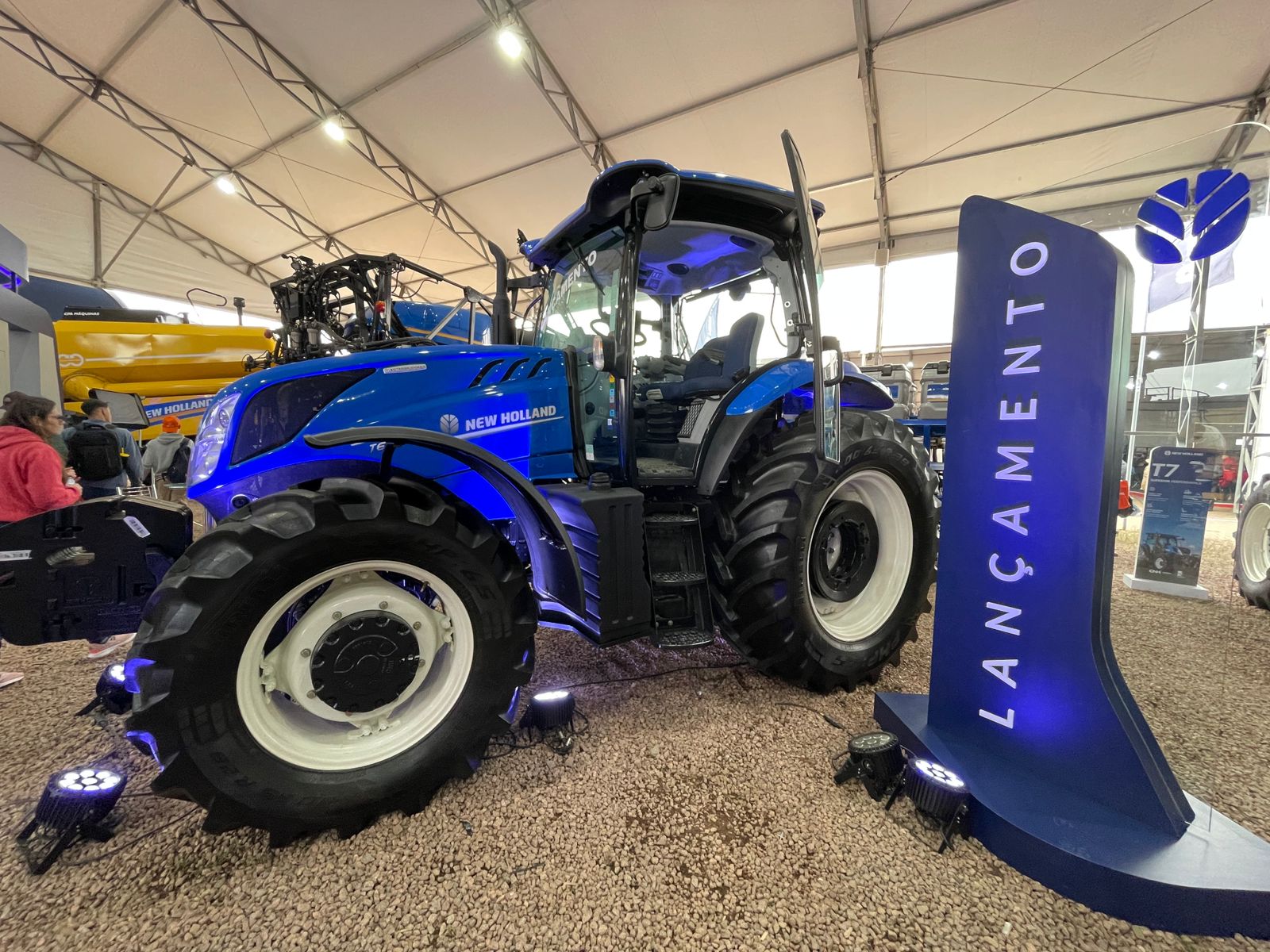 Maior rede de concessionárias New Holland do país chega a Sinop, a capital do Nortão