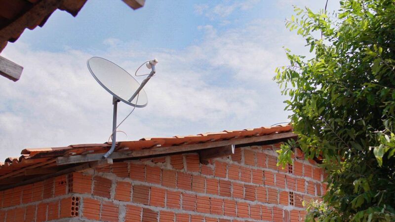 Sem a nova parabólica digital é possível ficar sem TV: veja como pedir kit gratuito