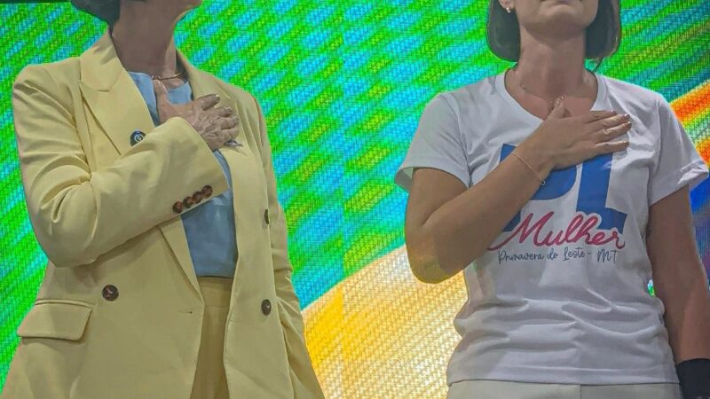 Michelle Bolsonaro enaltece esposa de Wellington Fagundes em visita a Mato Grosso