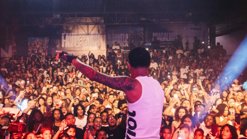 MC Maneirinho, Marvvila e Binho Simões agitam Vigário Geral mais uma vez no Conexões Urbanas