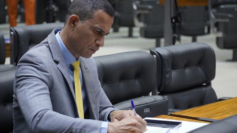 Comissão de Segurança aprova parecer de Coronel Assis que garante paridade e integralidade para pensionistas de militares