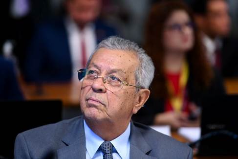 Jayme Campos assina criação de CPMI para investigar ‘roubalheira’ no INSS