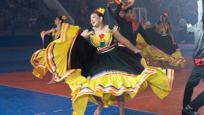 Grupo Cultural É Bem Mato Grosso leva a beleza do Pantanal ao Arraiá do Chapadão com espetáculo gratuito