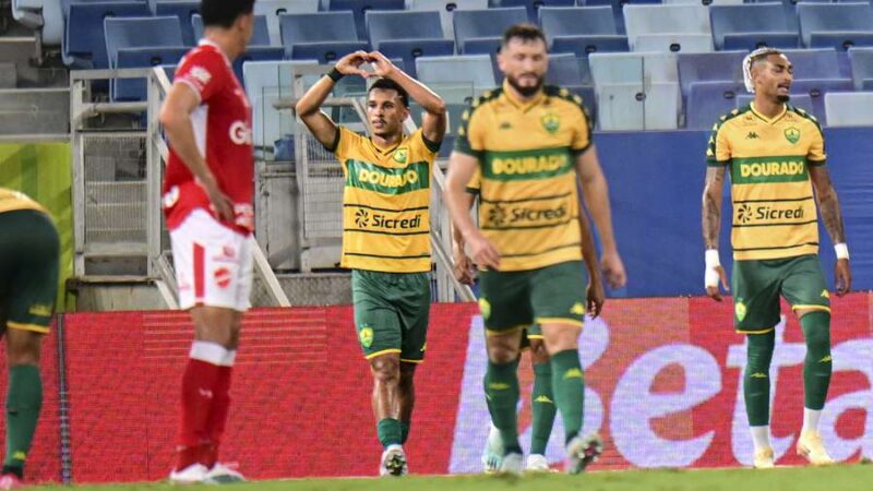 Cuiabá derrota o Vila Nova e segue na briga por G4 da Série B