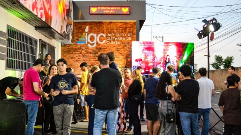 Escola IGC eterniza recitais 2024 com entrega de pendrives